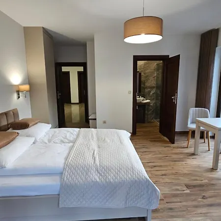Apartment Zacisze 25 M2 *