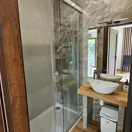 Apartmán Zacisze 25 M2 *